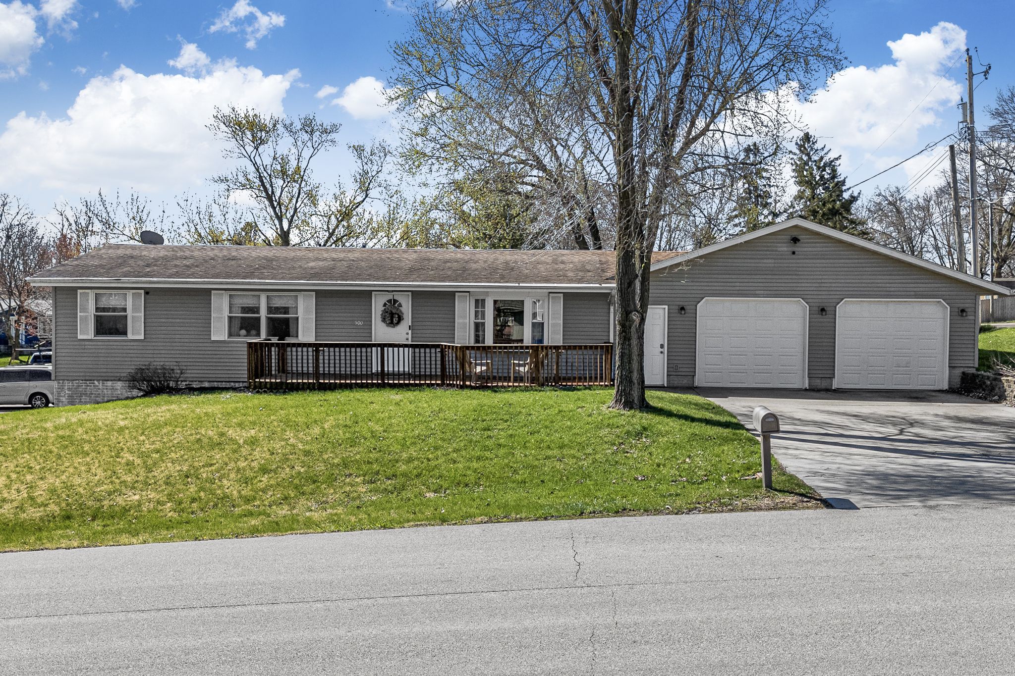 500 May St, Le Claire, IA, Image 0